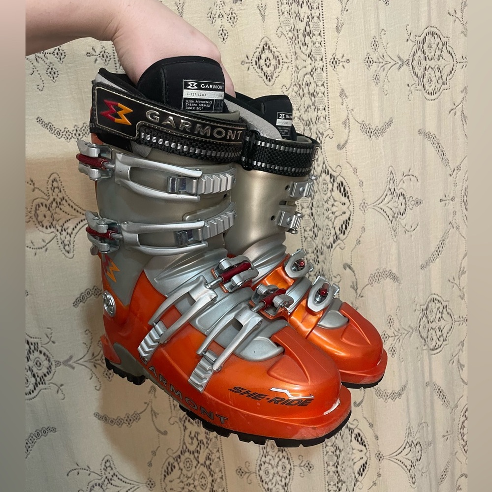 Garmont: She-Ride women's alpine touring ski boots